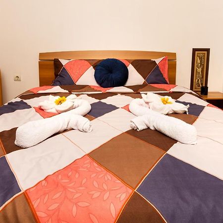 Lovely 1Bd Apartment Close To The Summer Theatre Plovdiv Bagian luar foto