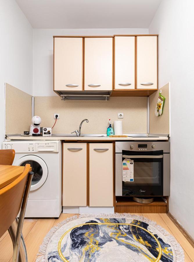 Lovely 1Bd Apartment Close To The Summer Theatre Plovdiv Bagian luar foto