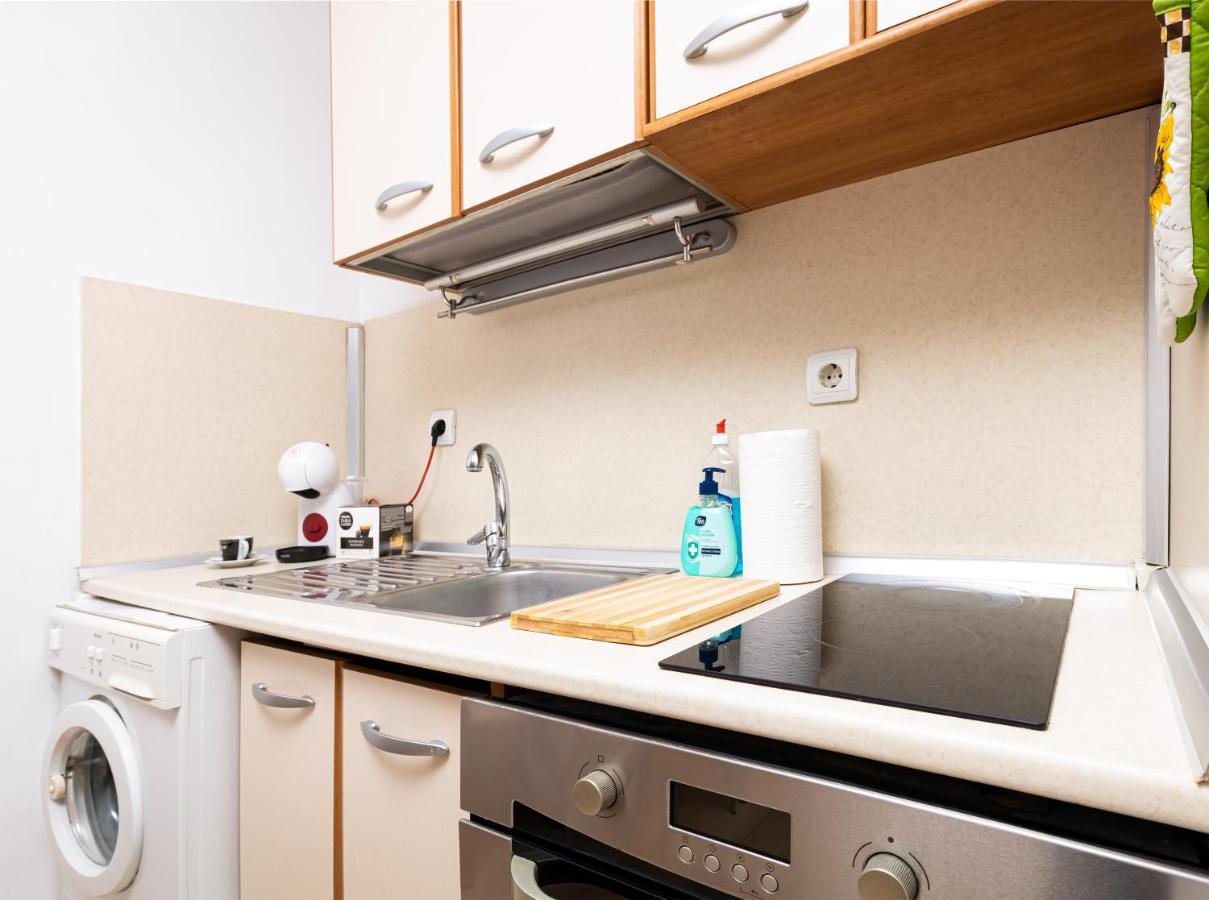 Lovely 1Bd Apartment Close To The Summer Theatre Plovdiv Bagian luar foto