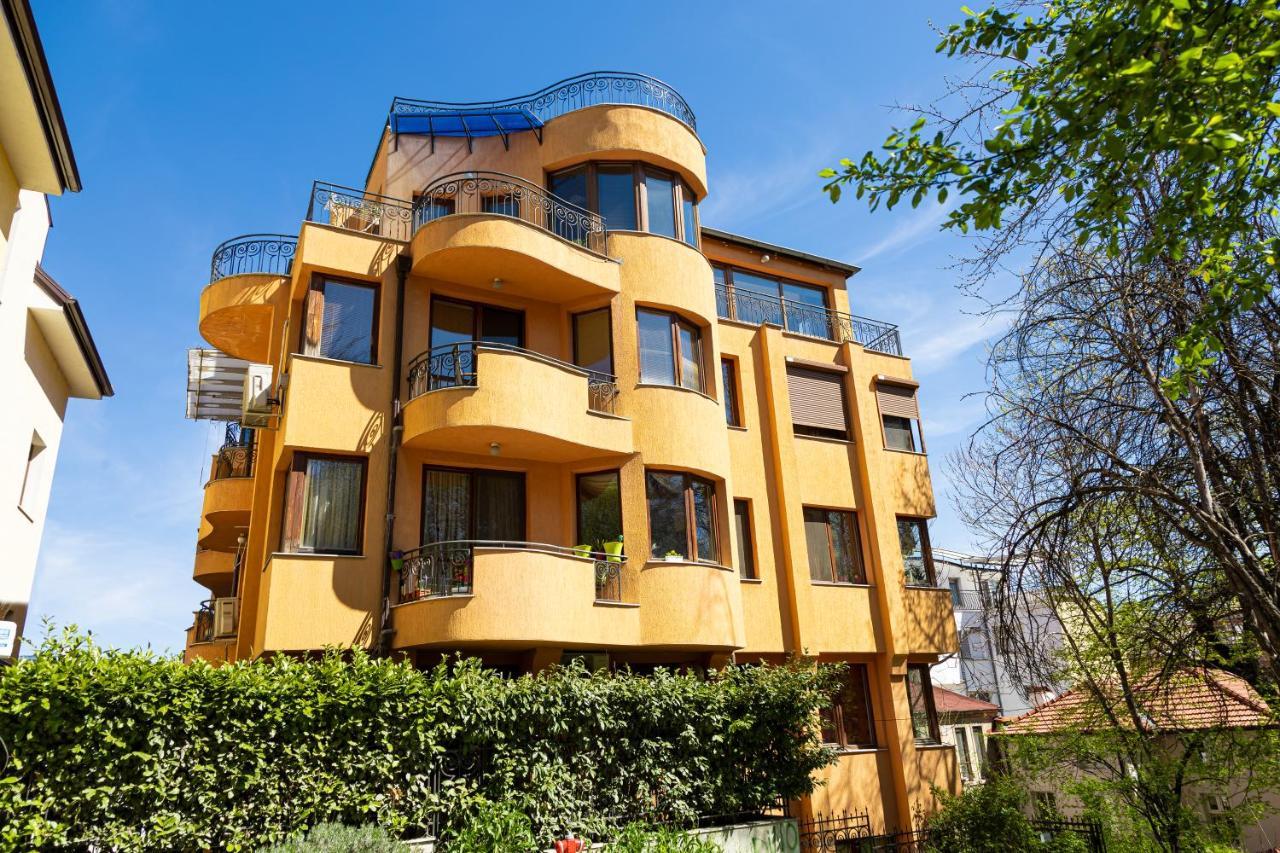 Lovely 1Bd Apartment Close To The Summer Theatre Plovdiv Bagian luar foto
