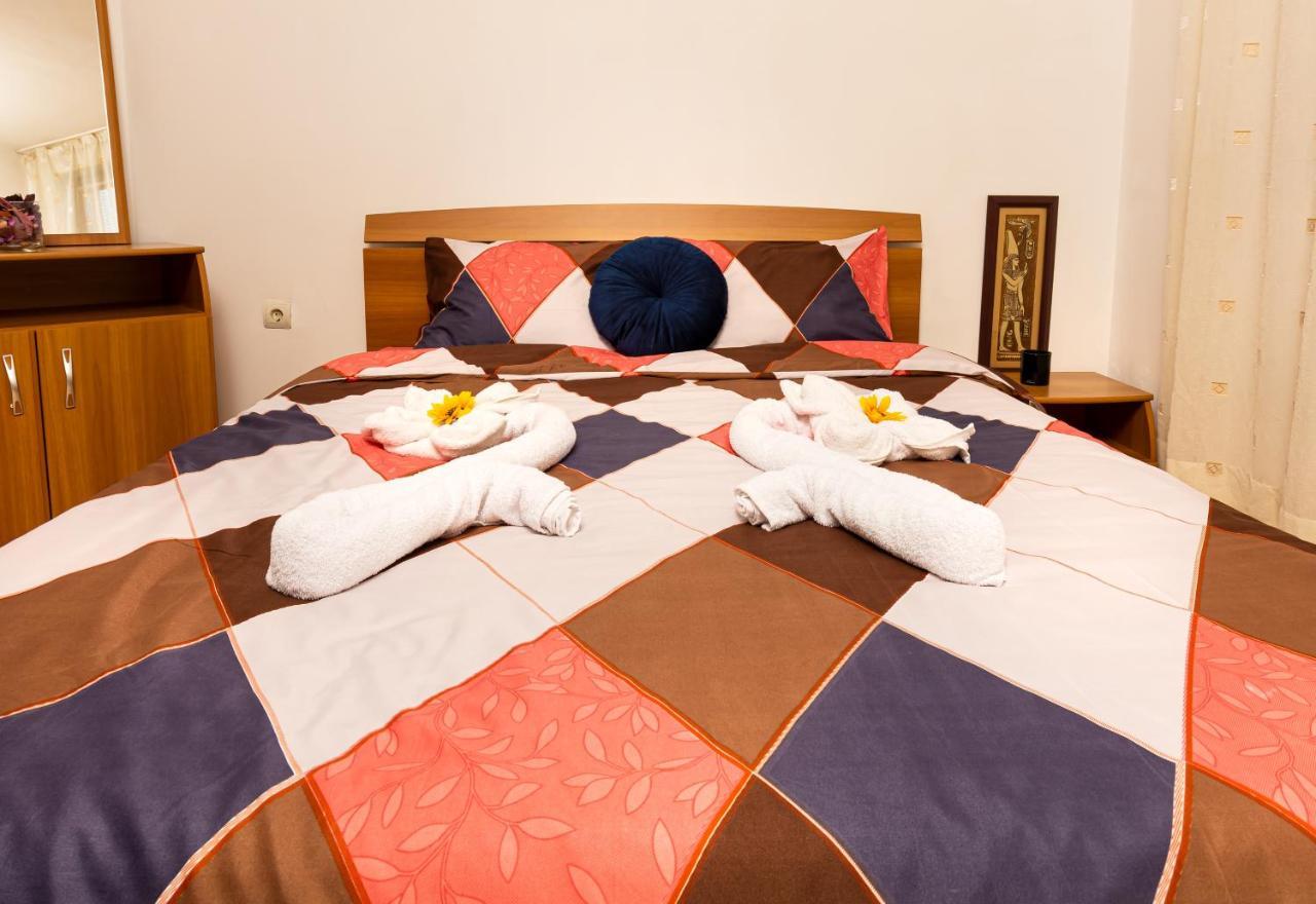 Lovely 1Bd Apartment Close To The Summer Theatre Plovdiv Bagian luar foto