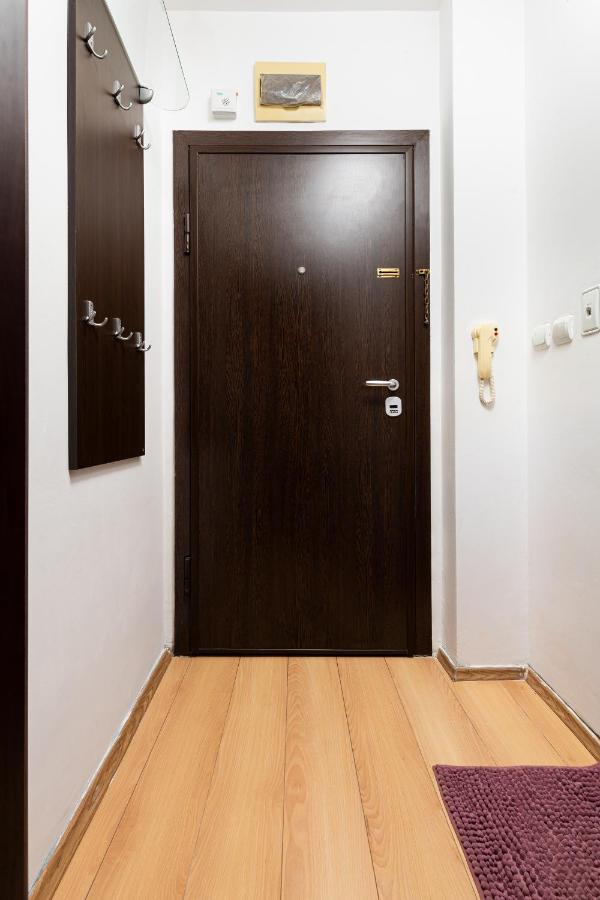 Lovely 1Bd Apartment Close To The Summer Theatre Plovdiv Bagian luar foto